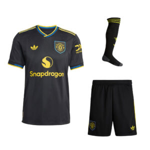 Manchester United 25/26 Alternatif Forma Şort Konç Set